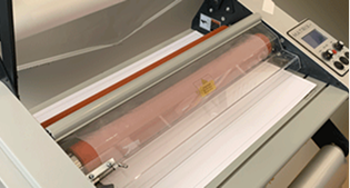 Image montrant une machine de pelliculage